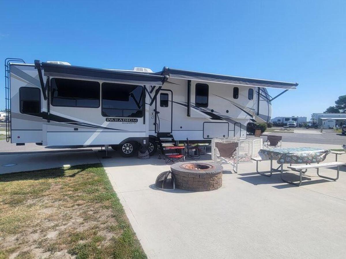 Used 2021 Alliance Paradigm 370FB Fifth Wheel