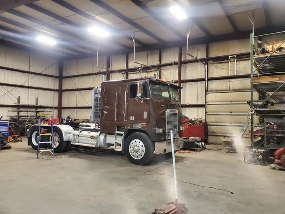 Used 1985 Freightliner Cab Over