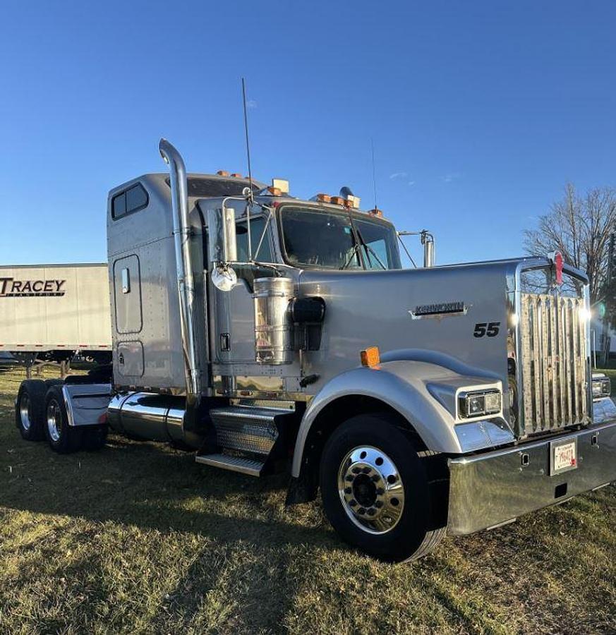 Used 1999 KENWORTH W900 Sleeper Semi Truck