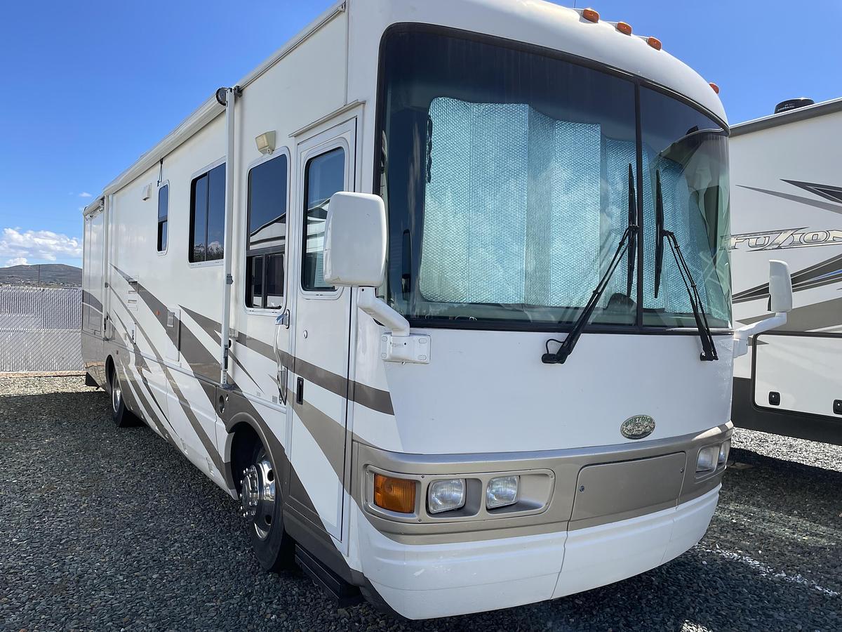 Used 2002 National Tradewinds Class A Motorhome