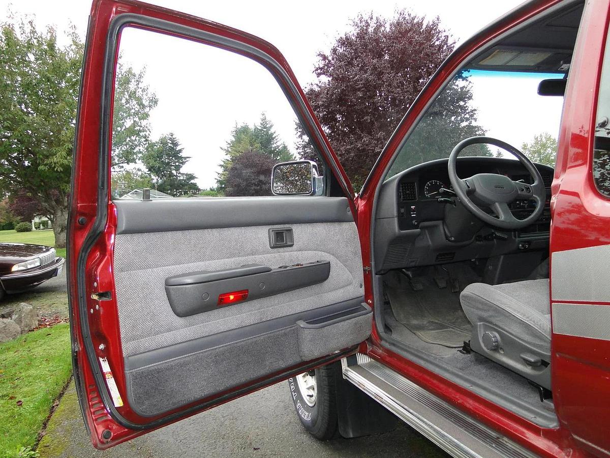 Used 1990 Toyota 4x4 Xtracab SR5 Pickup