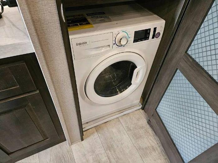 Used 2021 Grand Design Momentum 376TH