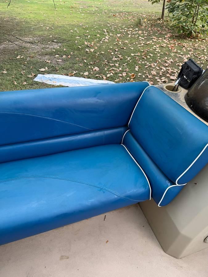 Used 2014 Sun Catcher G3 Pontoon – Yamaha 90 HP 4-Stroke – 500 Hours – Trolling Motor