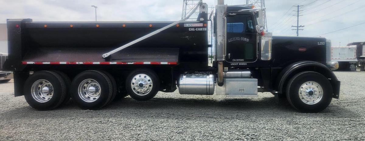 Used 2010 PETERBILT 388 Dump Truck