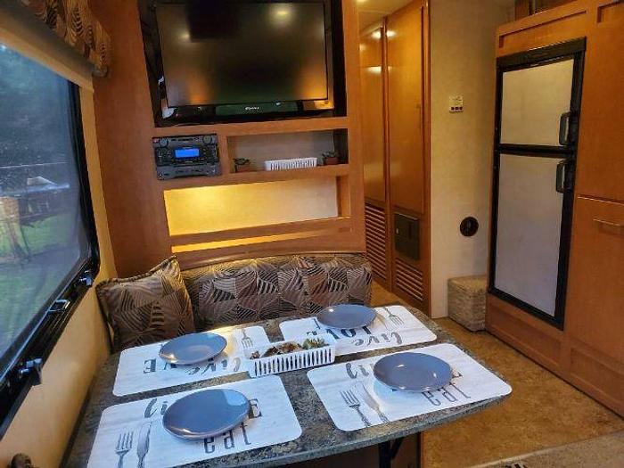 Used 2012 Keystone Vantage 32FLS