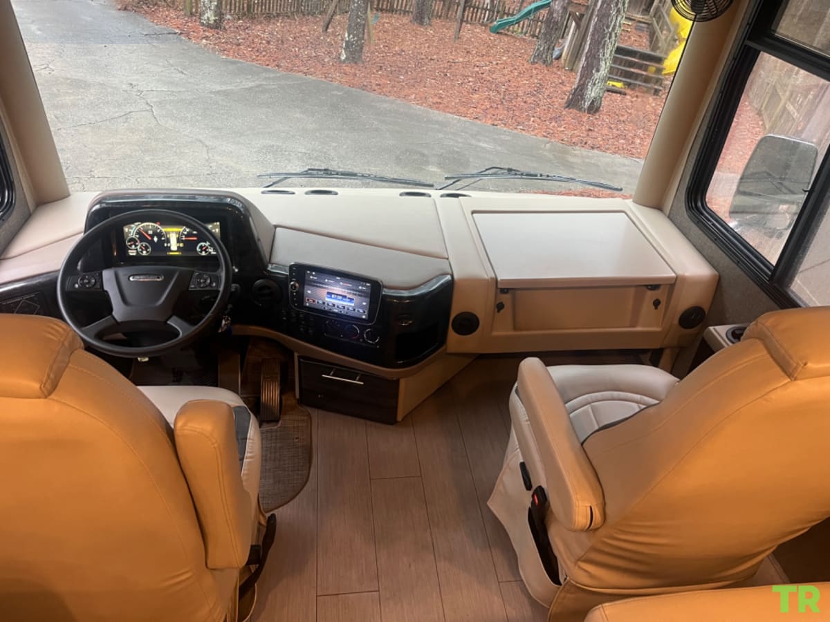 Used 2022 Thor Palazzo 33.5 | Diesel Pusher | Bath & a Half | Bunkhouse | Only 7,200 Miles | Private Owner