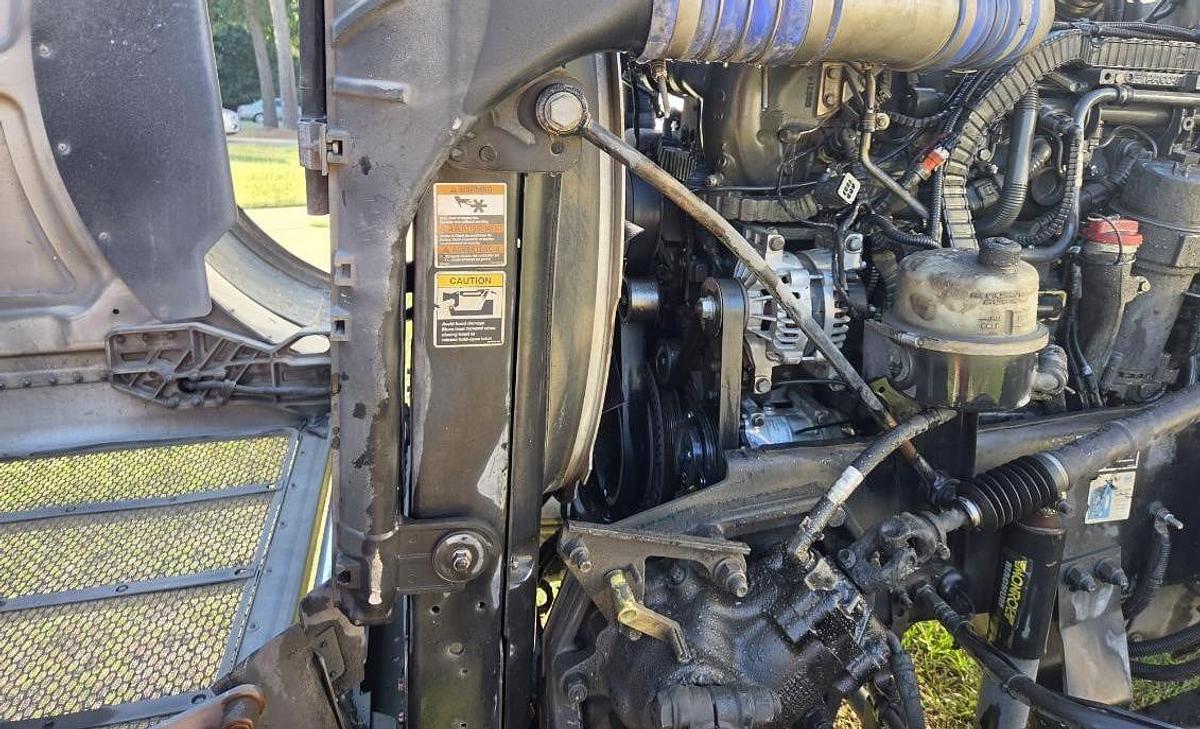 Used 2015 Peterbilt 389 Semi Truck PACCAR MX-13