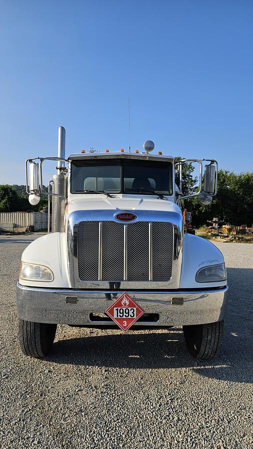 Used 2005 Peterbilt PB335