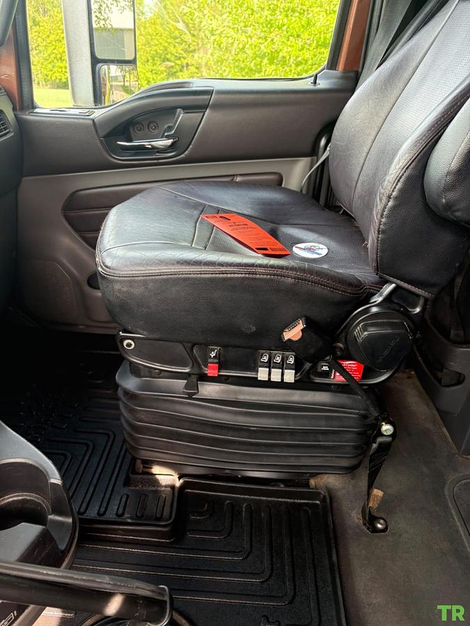 Used 2020 International LoneStar Sleeper Truck