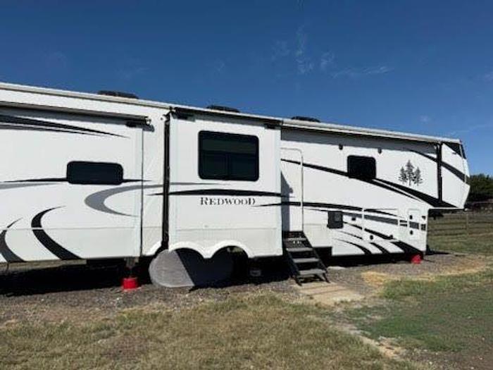 Used 2021 Crossroads Redwood 4001LK