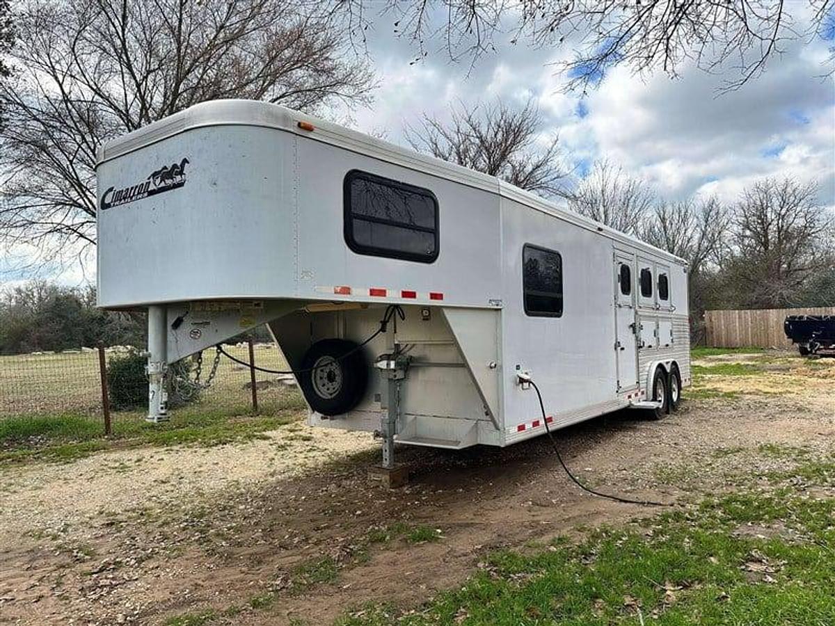 Used 2006 Cimarron Norstar Three Horse with Living Quarters