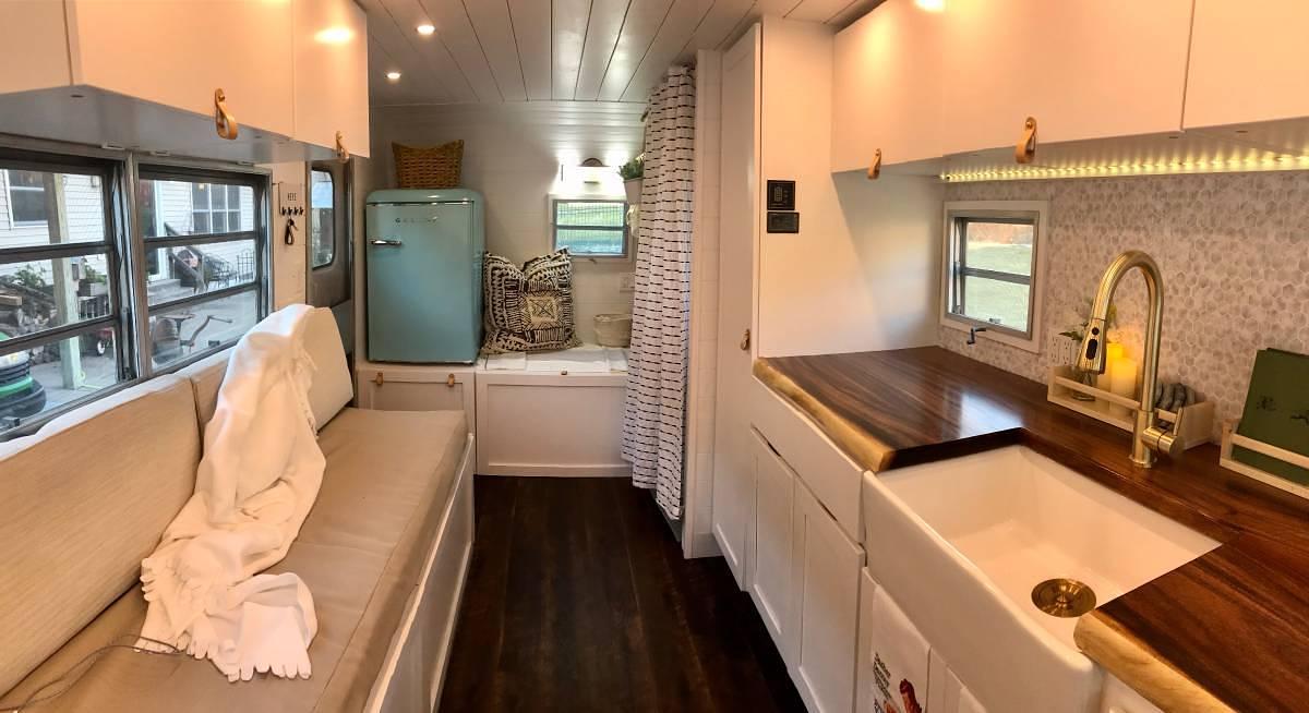 Used 1968 Holiday Vacationer