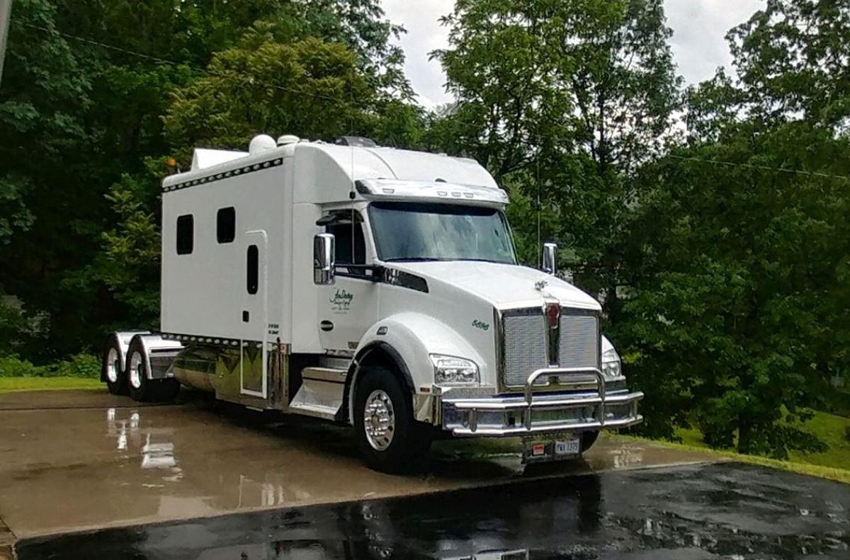 Used 2019 Kenworth T880 with 2013 Doonan Specialized Drop Deck Trailer