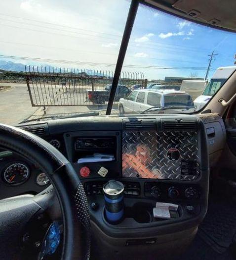 Used 2010 Freightliner Cascadia 125