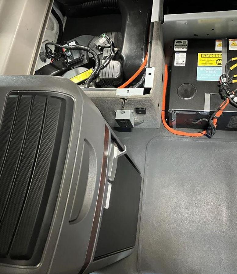 Used 2025 INTERNATIONAL LT Conventional Sleeper Semi