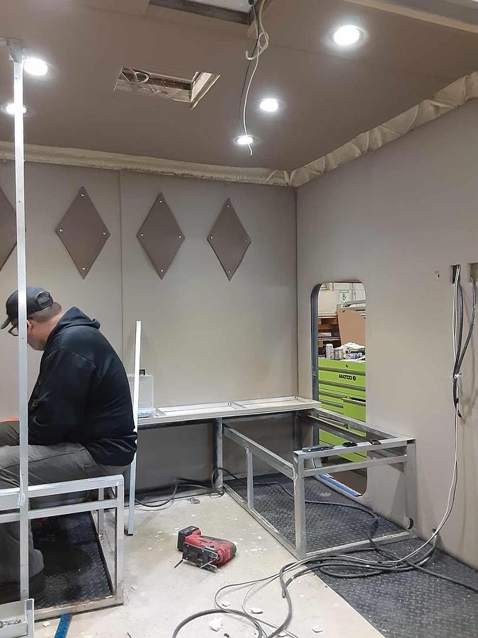 Used 2000 Kenworth W900 Conventional Sleeper Semi