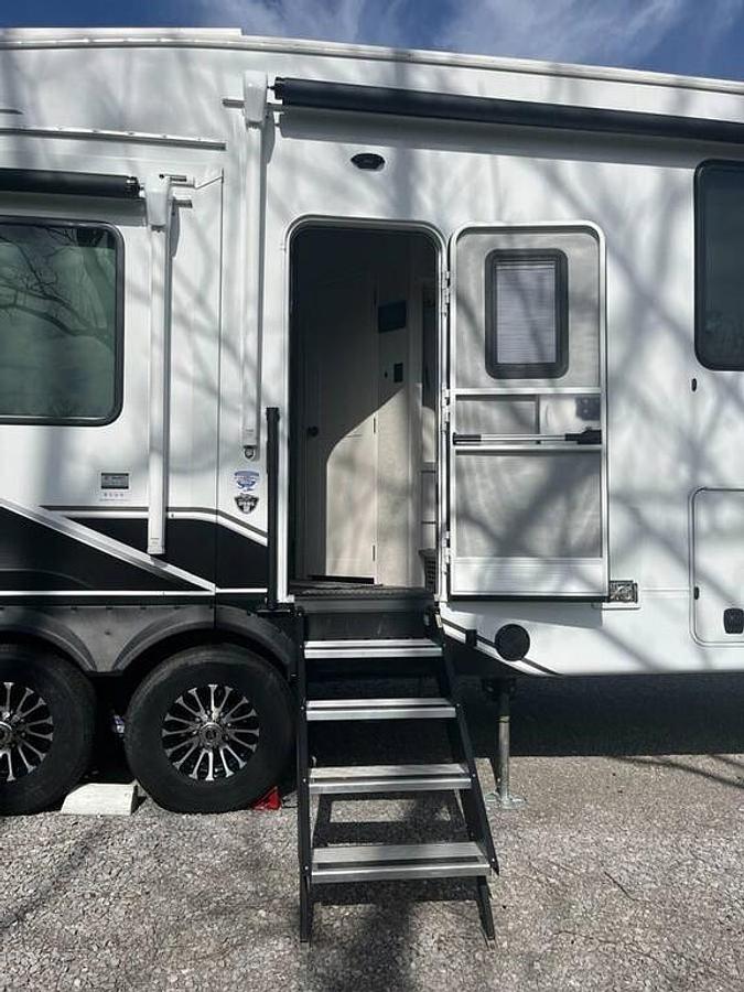 Used 2024 Jayco Eagle 370FBTS