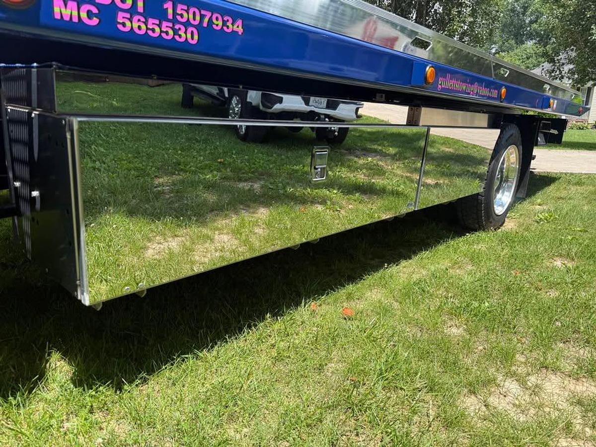 Used 2025 Kenworth T280