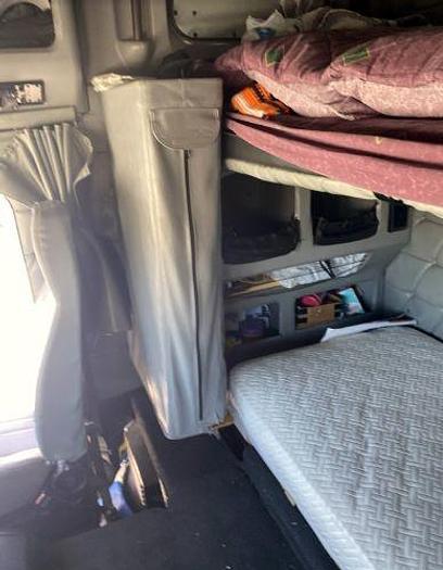 Used 1995 Freightliner FLB112