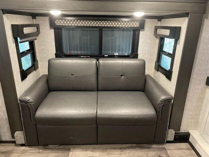 Used 2023 Crossroads Redwood RW4200FL