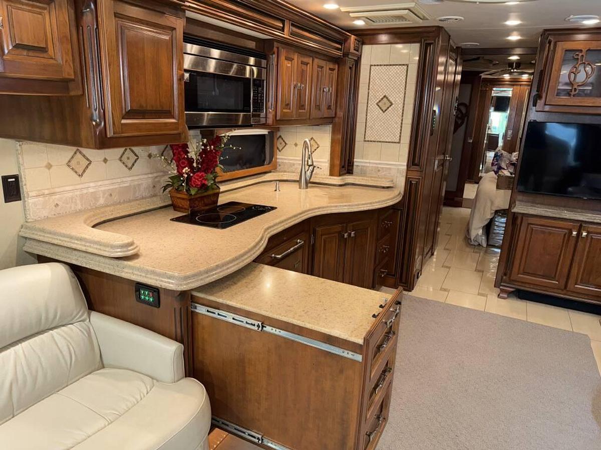 Used 2011 Tiffin Zephyr 45QBZ