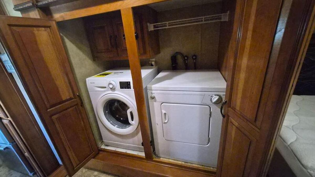 Used 2015 DRV Mobile Suites 43 Atlanta Fifth Wheel