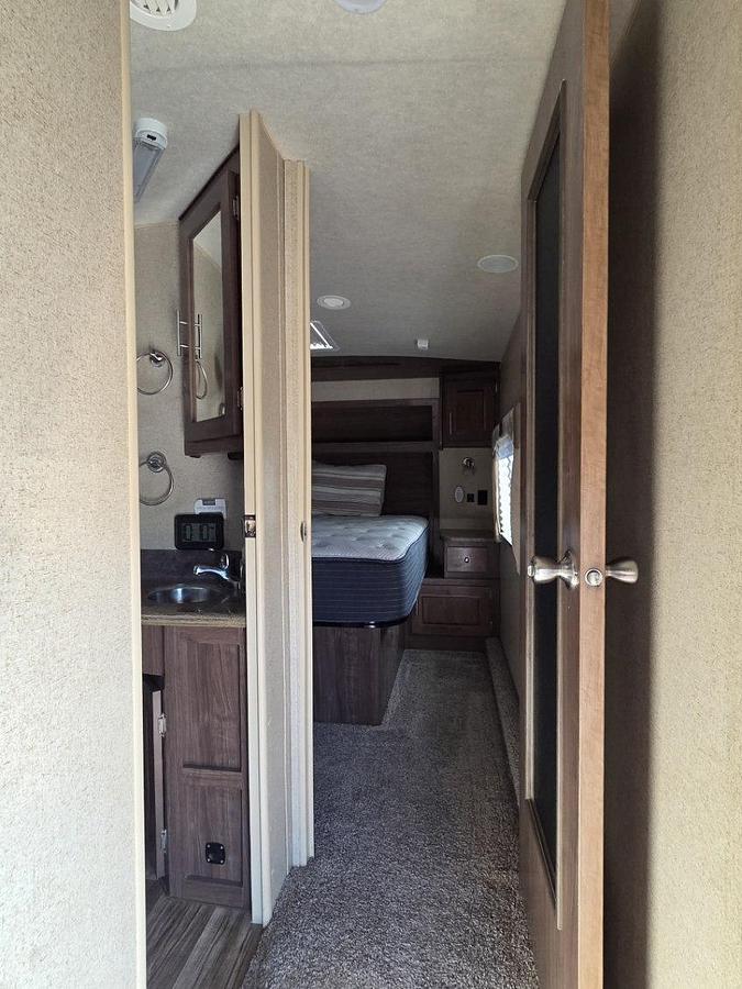 Used 2020 Northwood Grande Ronde Arctic Fox 27-5L Fifth Wheel