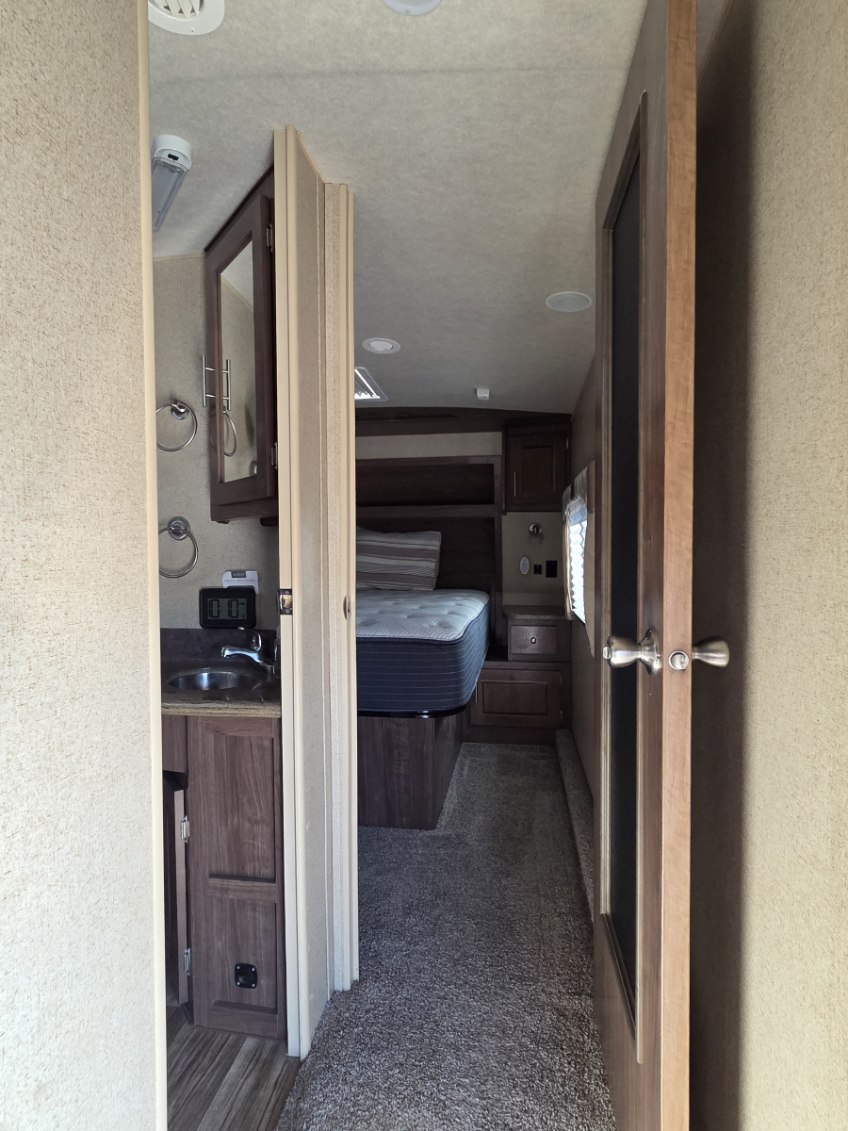 Used 2020 Northwood Grande Ronde Arctic Fox 27-5L Fifth Wheel