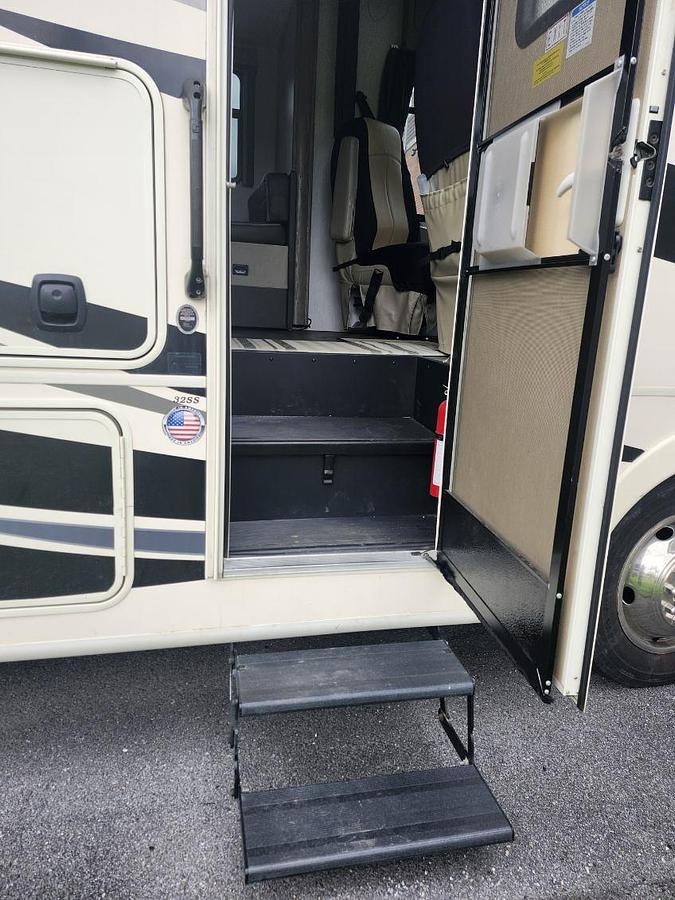 Used 2021 Coachmen Mirada 32SS