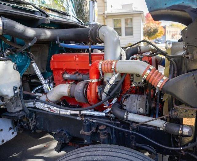 Used 2001 INTERNATIONAL 9900