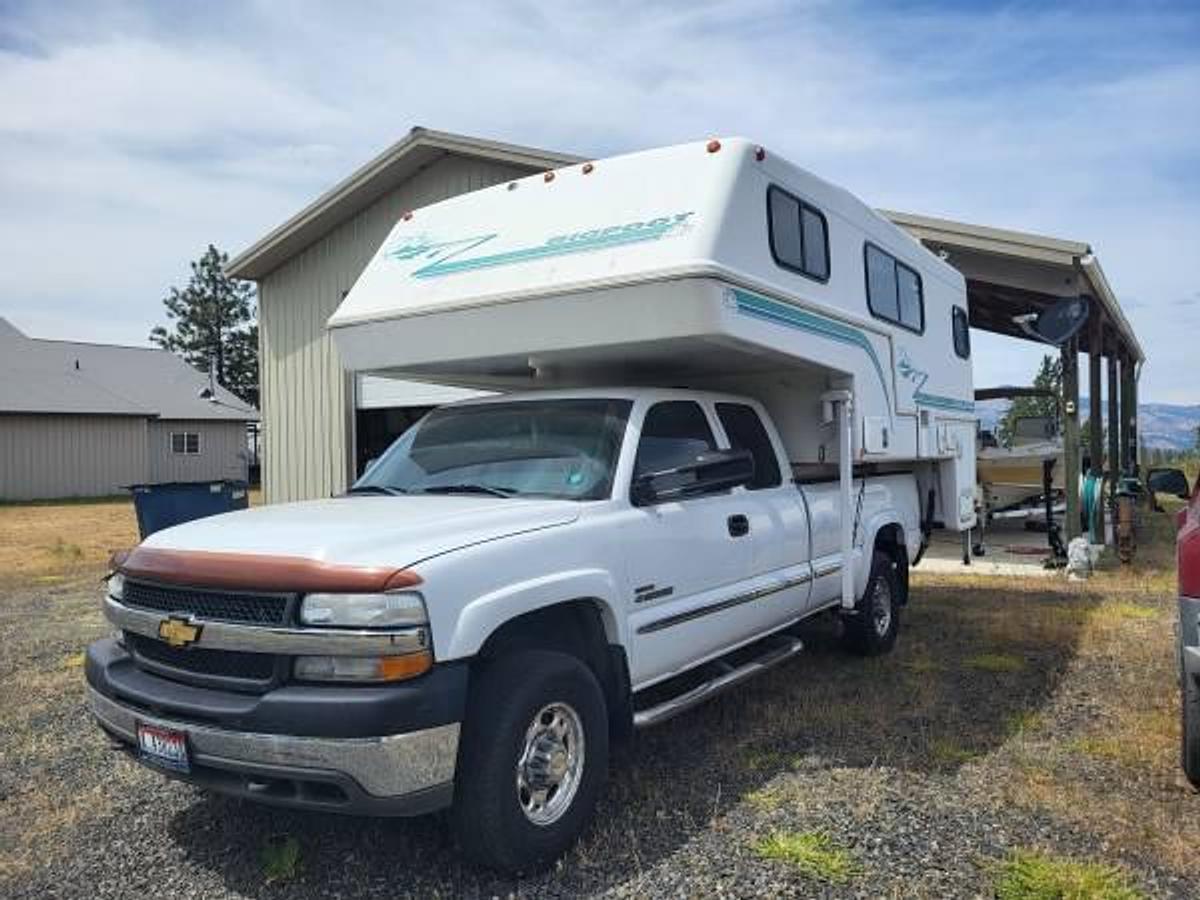 Used 1996 Bigfoot Pickup Camper