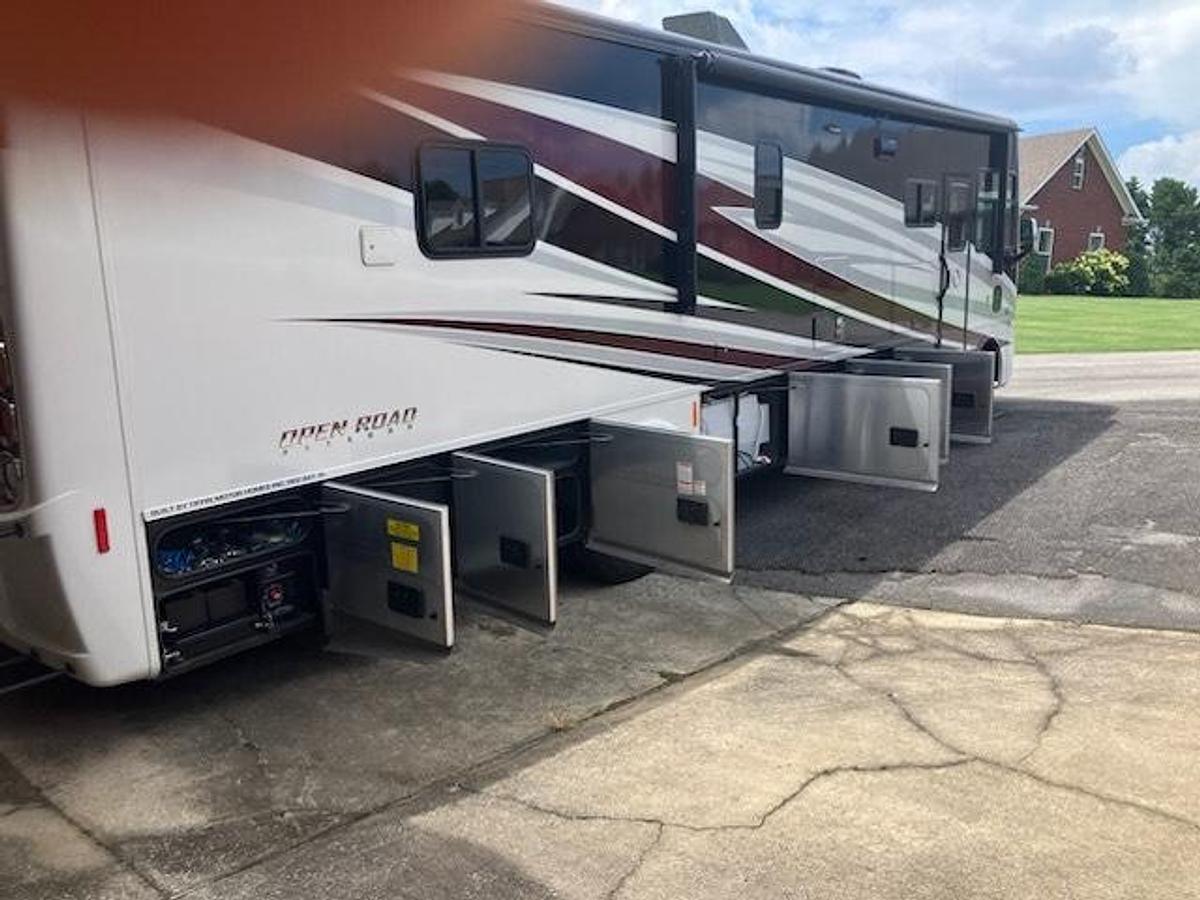 Used 2018 Tiffin Motorhomes Open Road 36LA Class A Motorhome