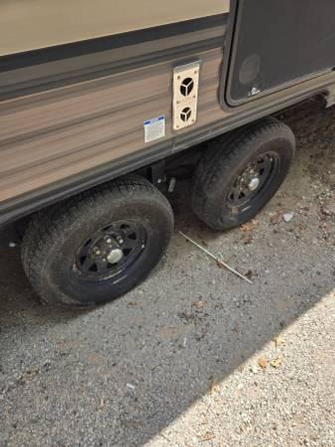 Used 2018 Forest River Wildwood X-Lite 263BH XL | Bunkhouse | Outdoor Kitchen | Fireplace | Like New