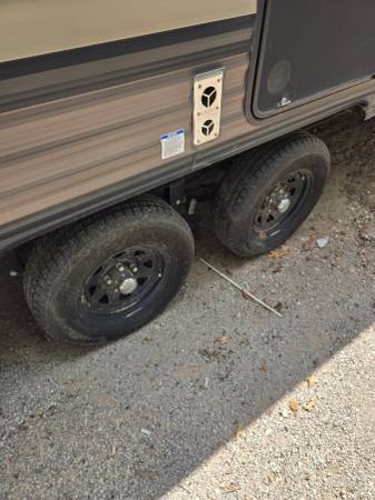 Used 2018 Forest River Wildwood X-Lite 263BH XL | Bunkhouse | Outdoor Kitchen | Fireplace | Like New