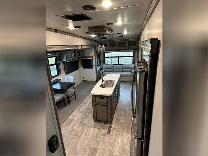 Used 2021 Keystone Montana 3781RL