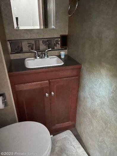 Used 2015 Winnebago Vista 31KE