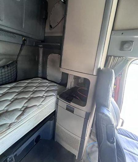 Used 2016 Freightliner Cascadia 125