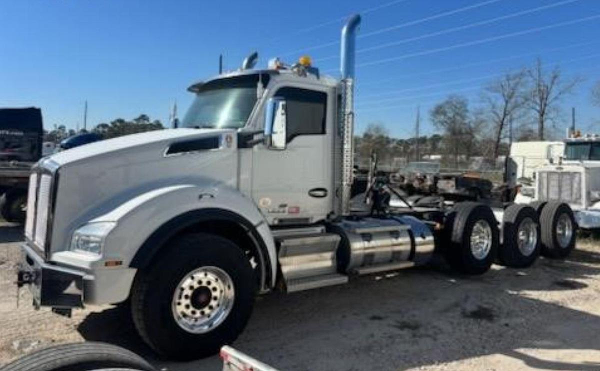 Used 2020 Kenworth T880