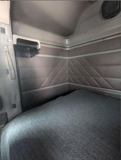 Used 1999 INTERNATIONAL 9300