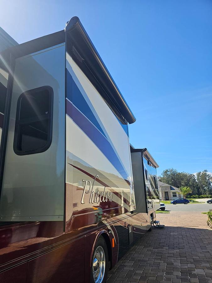 Used 2013 Tiffin Motorhomes Phaeton 40QKH