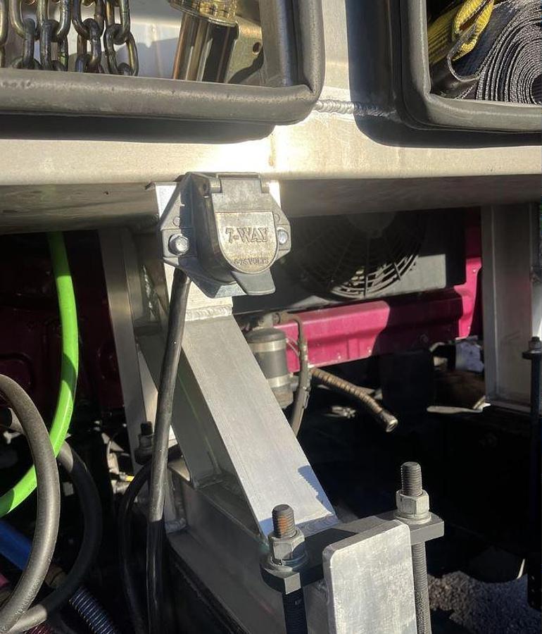 Used 2019 FREIGHTLINER CASCADIA 126