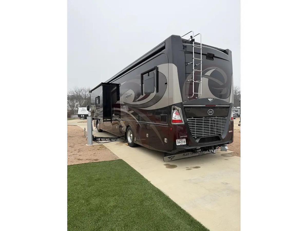 Used 2018 Fleetwood Discovery LXE 40G