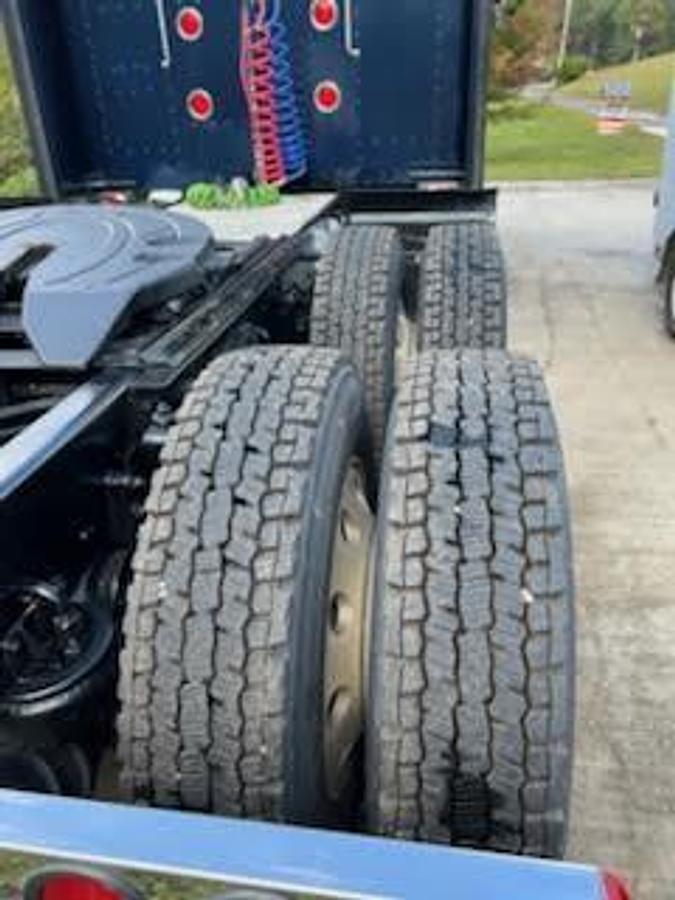 Used 2000 Kenworth W900L Conventional Sleeper Semi