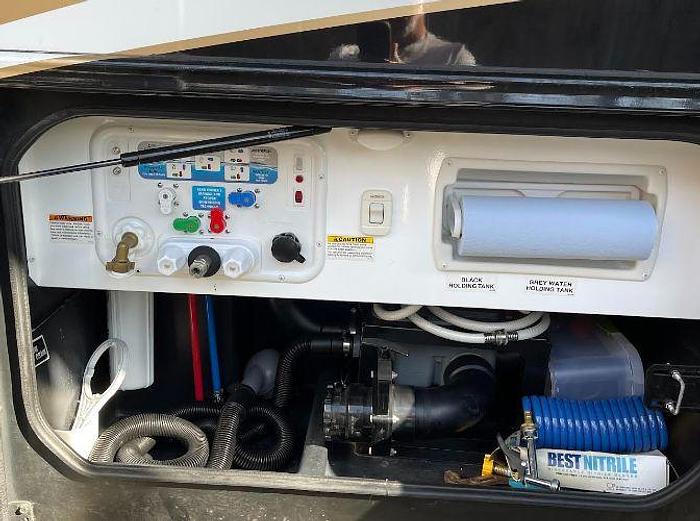 Used 2018 Jayco Seneca 37TS