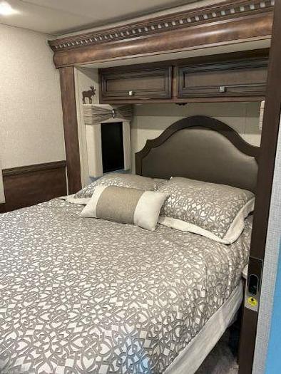 Used 2018 Newmar Bay Star 3414