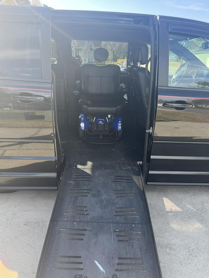 Used 2017 Dodge Grand Caravan GT Handicap Van