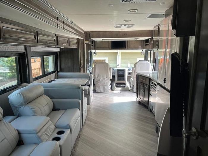 Used 2022 Holiday Rambler Vacationer 33C