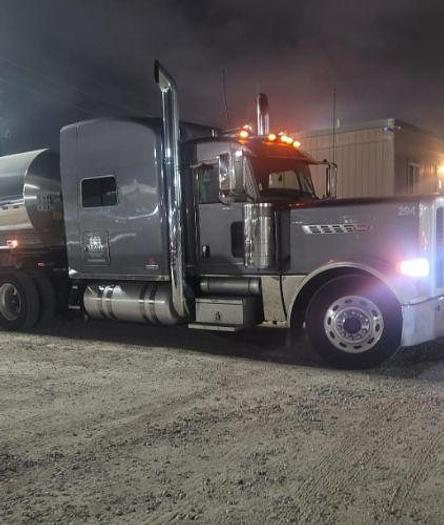 Used 2016 Peterbilt 389 Pride and Class