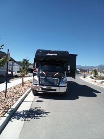 Used 2019 Jayco Seneca 37K