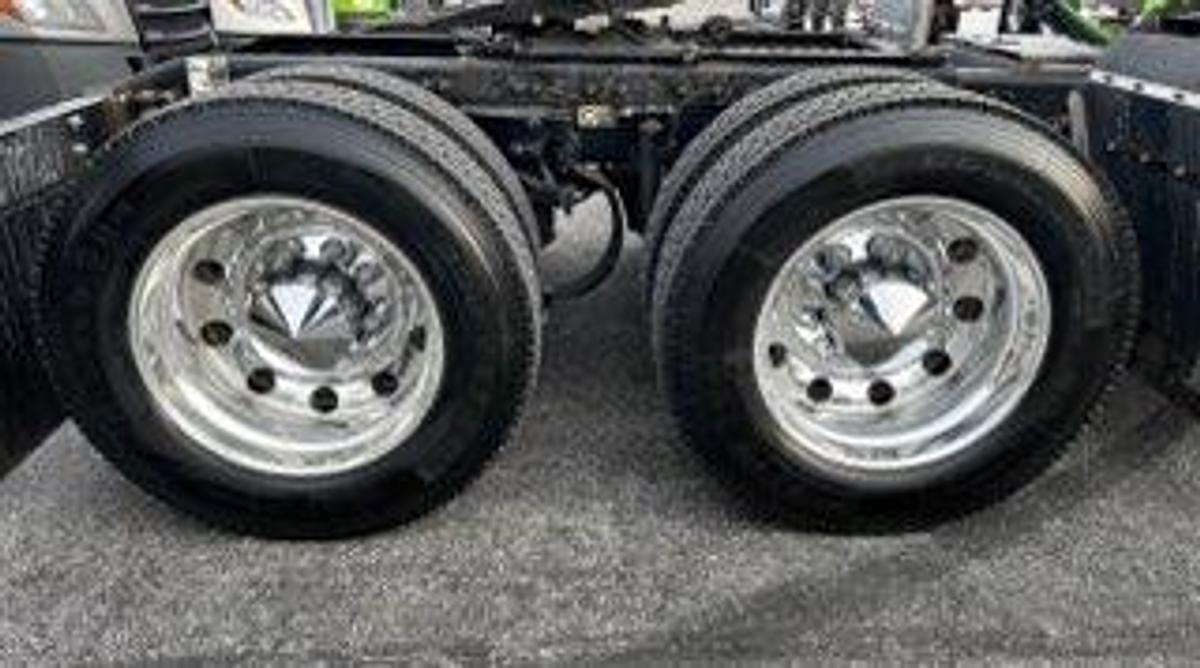 Used 2012 Peterbilt 389